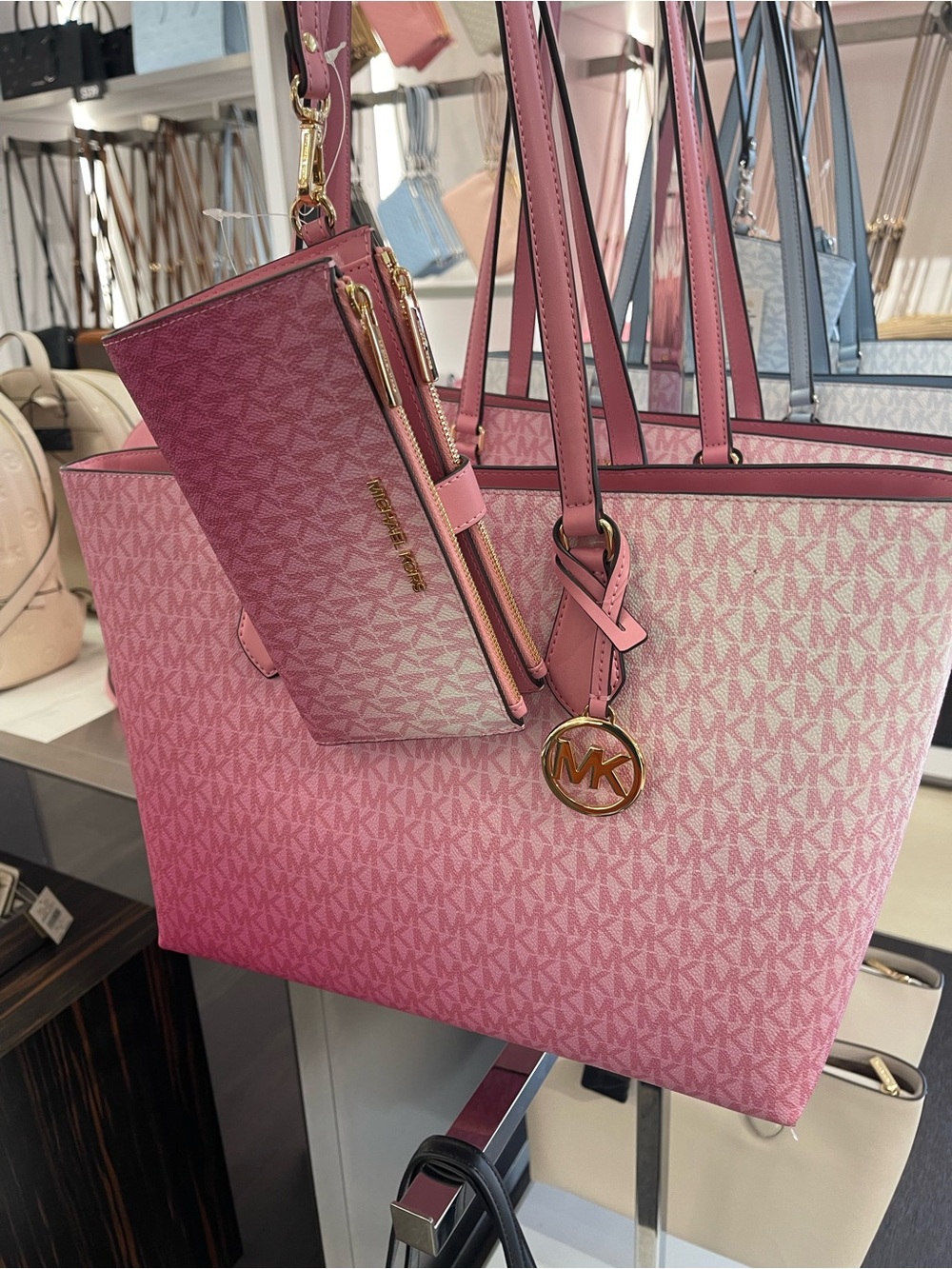 MICHAEL MICHAEL KORS SHEILA
CARNATION LG TOTE bag & Double Zip Ombré Lg Wallet - Picture 3 of 16